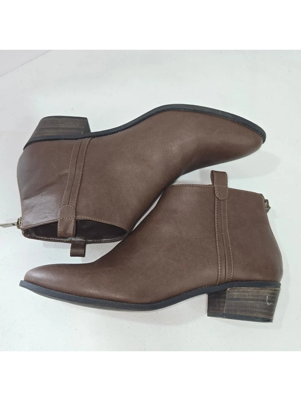 C. EST. 1946 Women’s Brown Ankle Booties Size 11M back zip almond toe man made